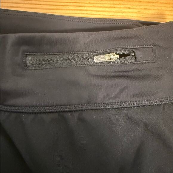 NIKE Athletic Shorts w/ Built in Liner & Zippered Pocket. Athleisure. Size L - Picture 4 of 6
